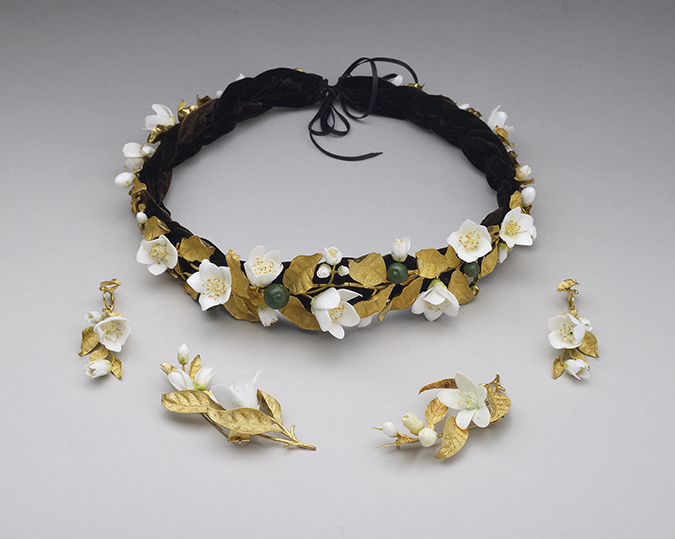 Headdress from the orange blossom parure