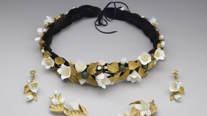 Headdress from the orange blossom parure