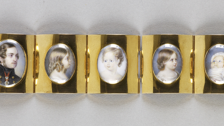 Bracelet with miniatures of Princess Helena, Princess Louise, Prince Arthur, Prince Leopold and Princess Beatrice